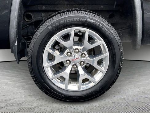 Used 2018 GMC Sierra 1500 SLT image 32