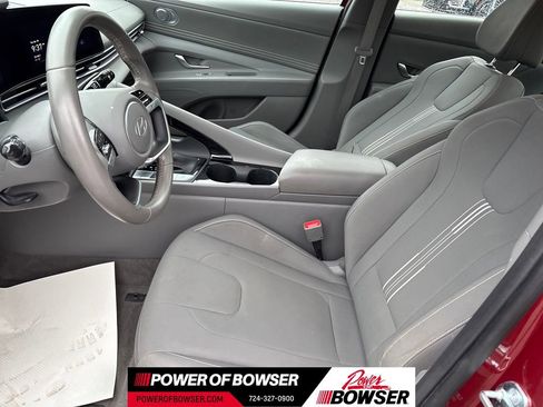 Used 2025 Hyundai Elantra SEL FWD image 9