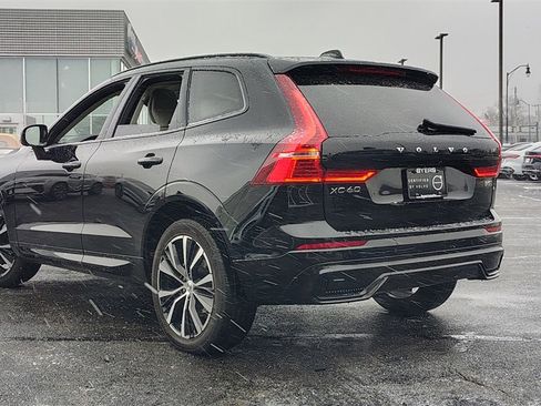 Used 2023 Volvo XC60 B5 Plus w/ Climate Package image 4