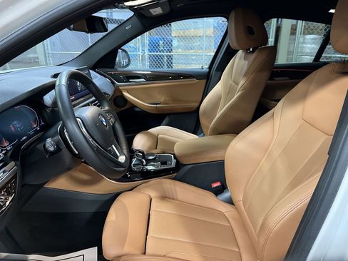 Certified 2023 BMW X4 xDrive30i w/ Premium Package image 11