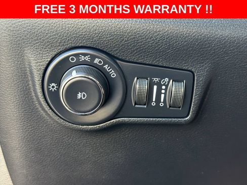 Used 2022 Jeep Compass Latitude w/ Sun and Sound Group AWD/4WD image 38