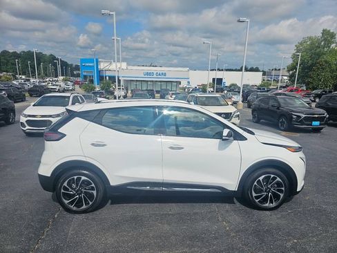 Used 2023 Chevrolet Bolt EUV Premier w/ Super Cruise Package FWD image 9