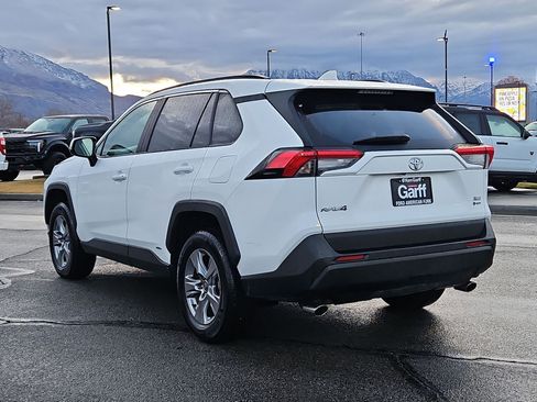 Used 2025 Toyota RAV4 XLE image 9