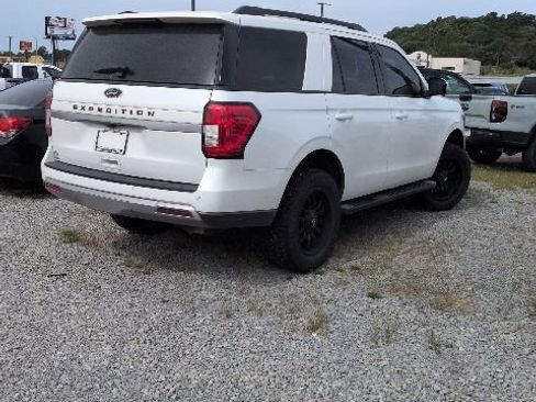Used 2022 Ford Expedition XLT AWD/4WD image 4