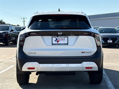 New 2026 Nissan Kicks SR w/ SR Premium Package image 8