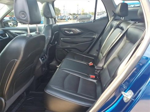Used 2022 GMC Terrain SLT w/ Tech Package image 16