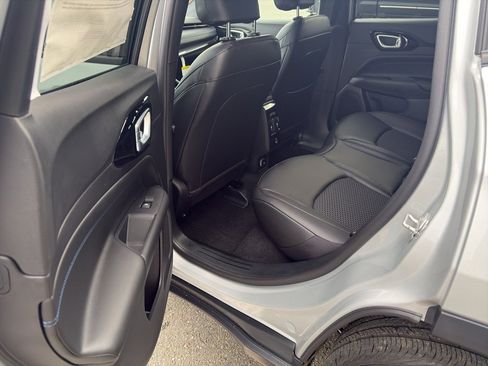 New 2026 Jeep Compass Latitude image 15