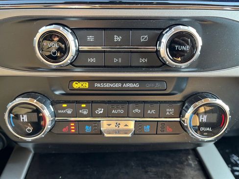 Used 2022 Ford F250 Lariat w/ Lariat Ultimate Package image 21