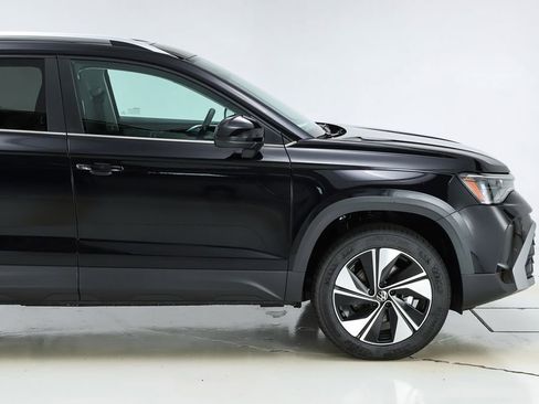 New 2026 Volkswagen Taos SE AWD/4WD image 12