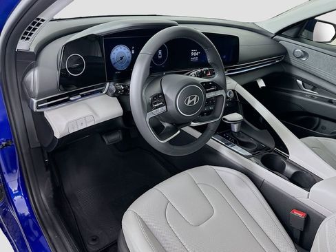New 2025 Hyundai Elantra Limited image 9