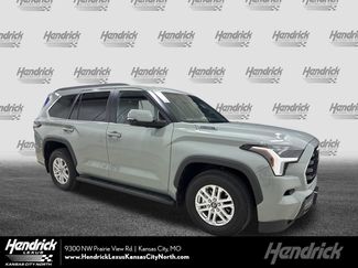 Used 2025 Toyota Sequoia SR5 w/ SR5 Premium Package AWD/4WD video 1
