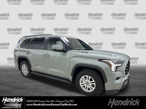 Used 2025 Toyota Sequoia SR5 w/ SR5 Premium Package AWD/4WD image 1