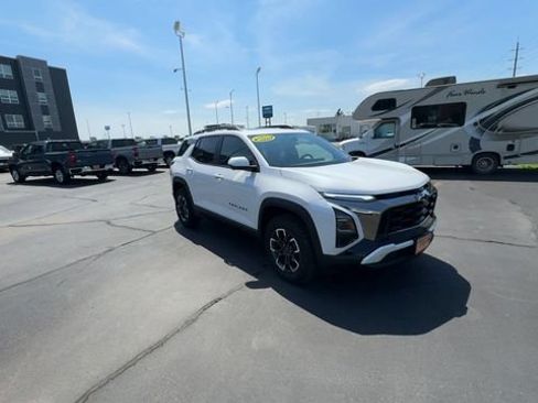 Used 2025 Chevrolet Equinox ACTIV w/ Safety and Technology Package AWD/4WD image 2