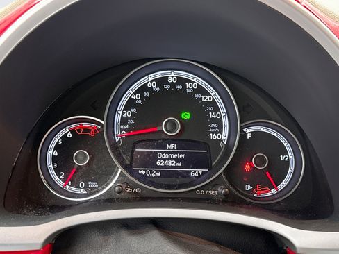 Used 2019 Volkswagen Beetle 2.0T SE FWD image 9