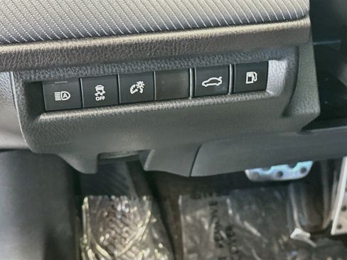 Used 2025 Toyota Camry SE FWD image 17
