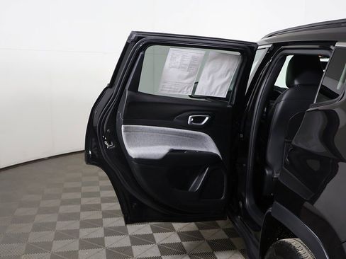 Used 2023 Jeep Compass Latitude image 18