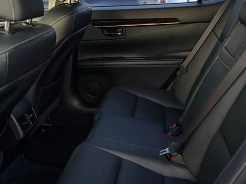 Used 2013 Lexus ES 350 w/ Premium Pkg image 17