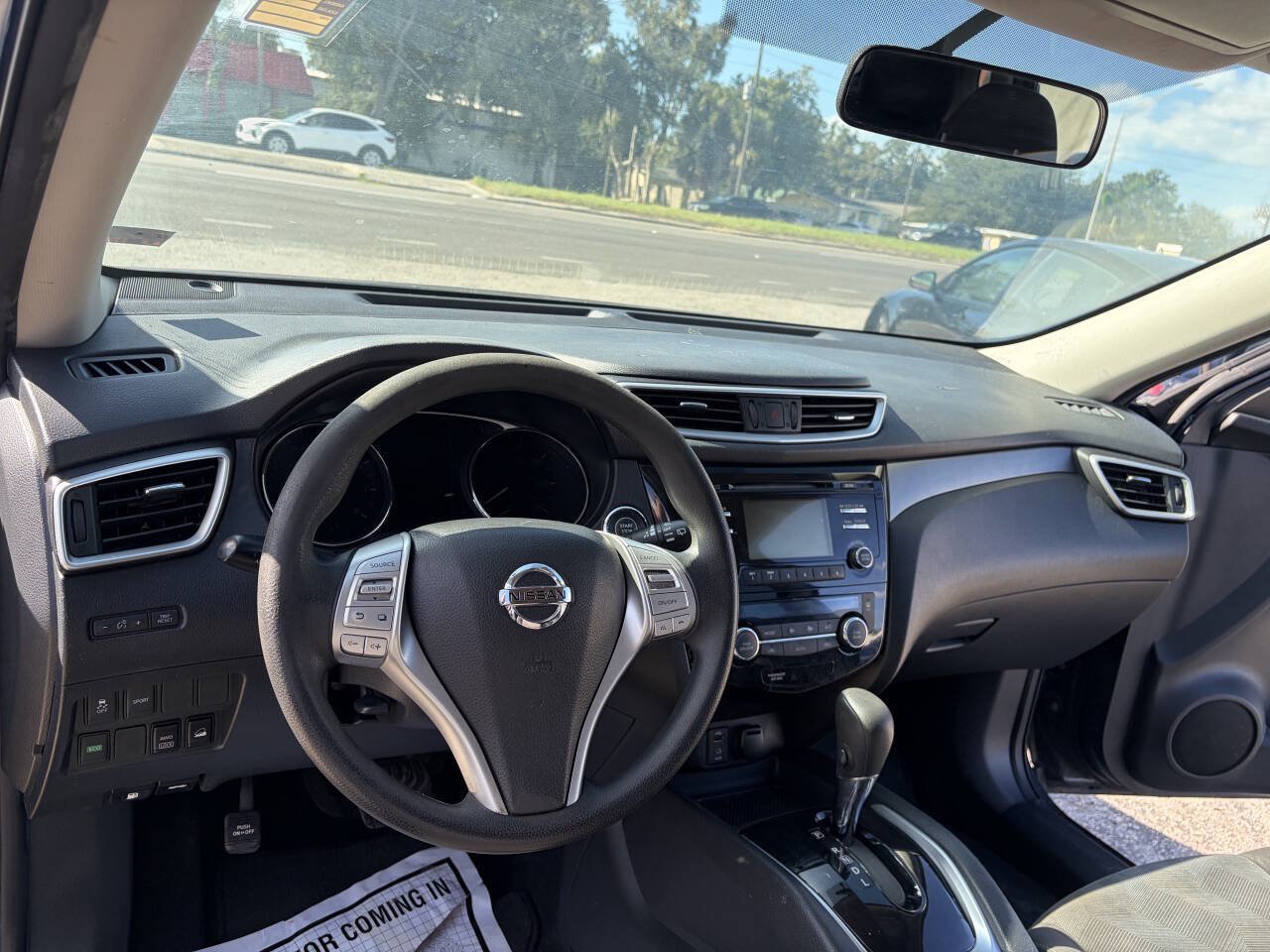Used 2016 Nissan Rogue SV AWD/4WD image 9