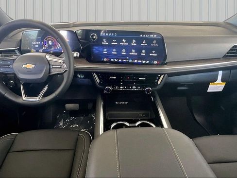 New 2026 Chevrolet Tahoe Premier w/ Sun And Tow Package AWD/4WD image 2