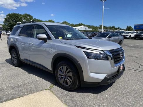 Used 2025 Nissan Pathfinder SV AWD/4WD image 8