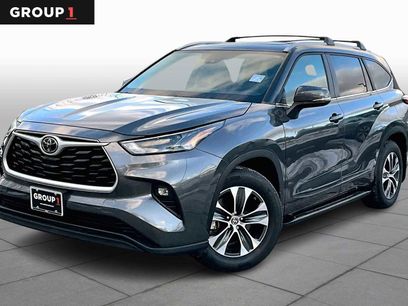 Used 2023 Toyota Highlander XLE