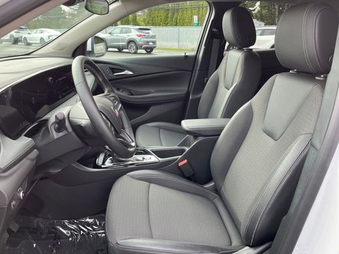 Used 2025 Buick Encore GX Preferred image 34