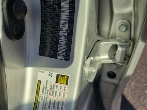 Used 2025 Toyota Corolla LE image 30