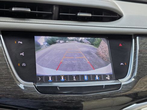 Used 2020 Cadillac XT6 Premium Luxury FWD image 33