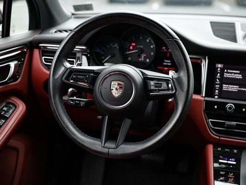 Used 2024 Porsche Macan image 28