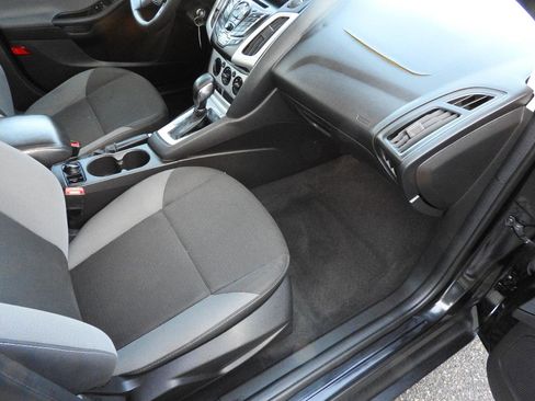 Used 2014 Ford Focus SE image 7