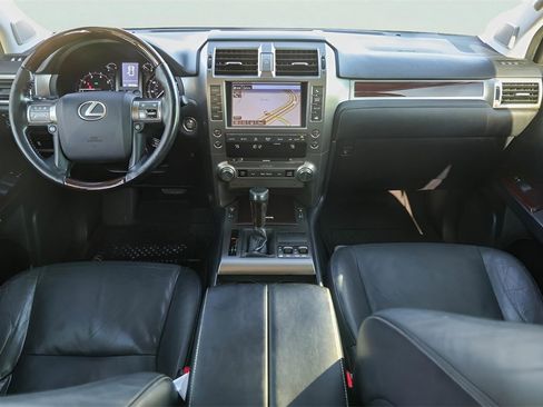 Used 2017 Lexus GX 460 Premium image 23