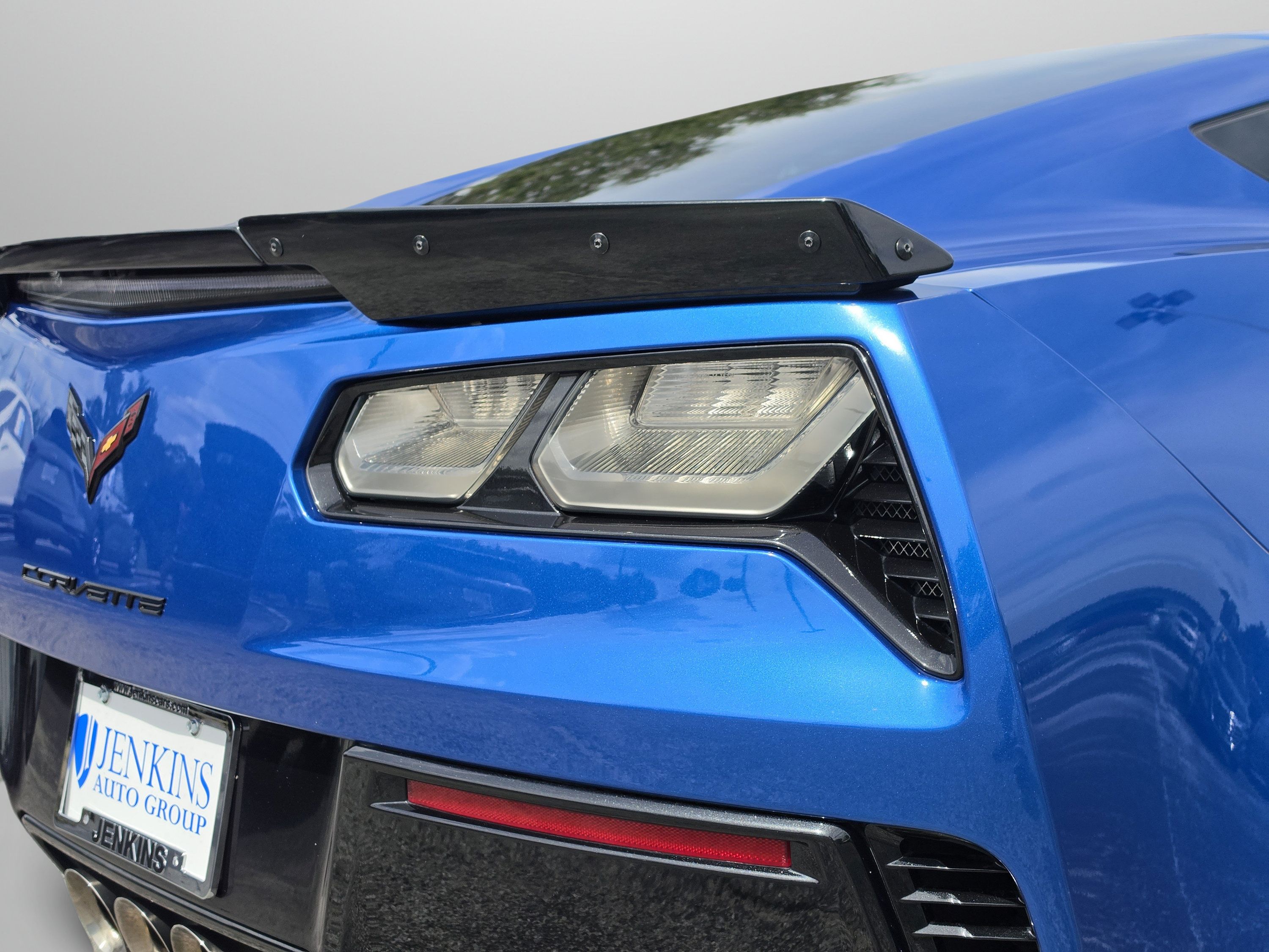 Used 2015 Chevrolet Corvette Z06 w/ 3LZ Preferred Equipment Group RWD image 14