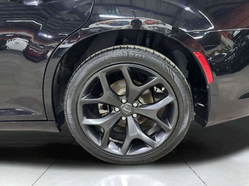 Used 2022 Chrysler 300 Touring w/ Sport Appearance Package RWD image 53