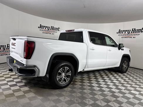 Used 2023 GMC Sierra 1500 SLE AWD/4WD image 4
