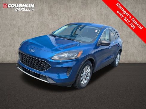 Used 2022 Ford Escape SE w/ Cold Weather Package FWD image 3