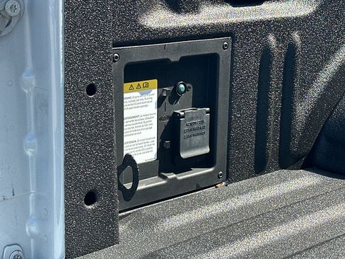 Used 2025 Ford F150 Raptor AWD/4WD image 10