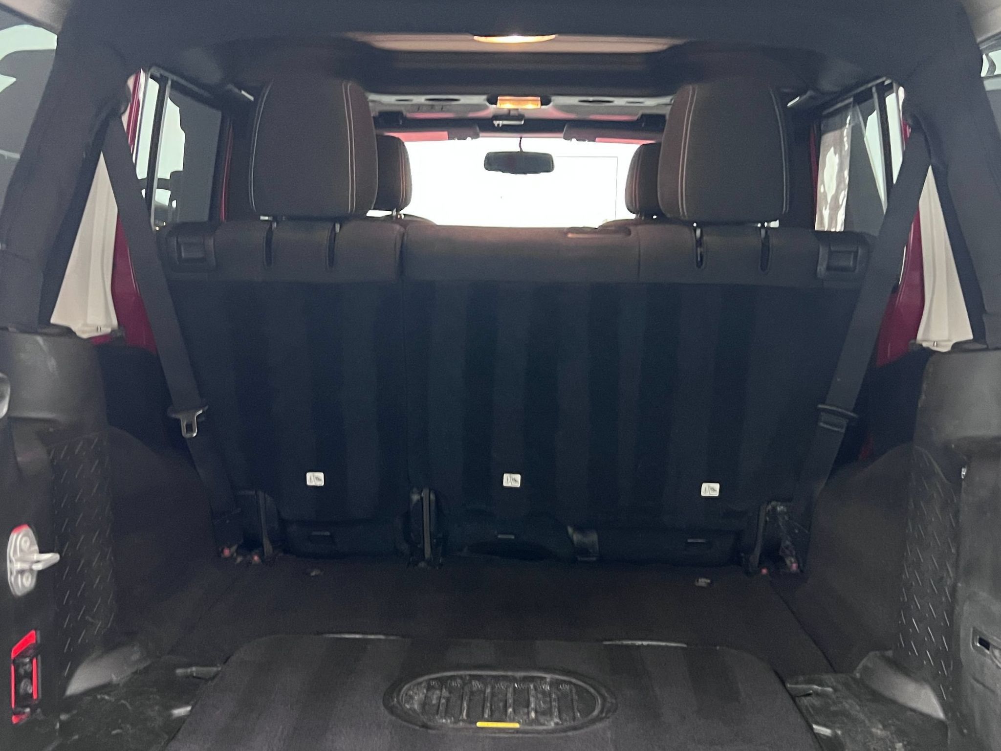Used 2017 Jeep Wrangler Unlimited Rubicon w/ Connectivity Group AWD/4WD image 23