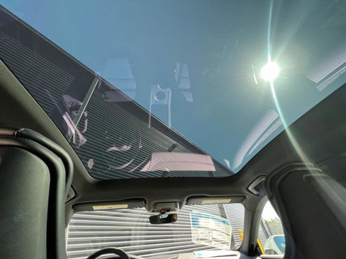 New 2025 Porsche Taycan image 24