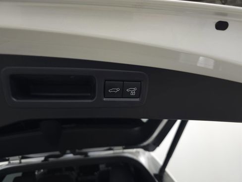 Certified 2024 Lexus RX 450h Luxury w/ Convenience Package image 9