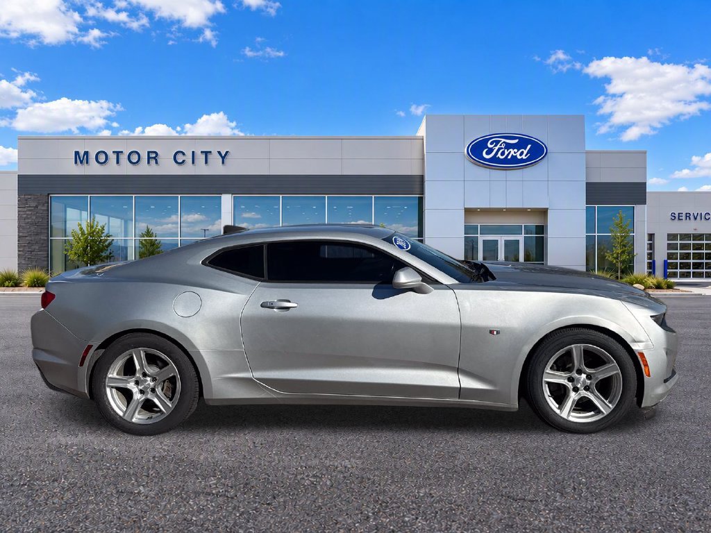Used 2019 Chevrolet Camaro LT RWD image 9