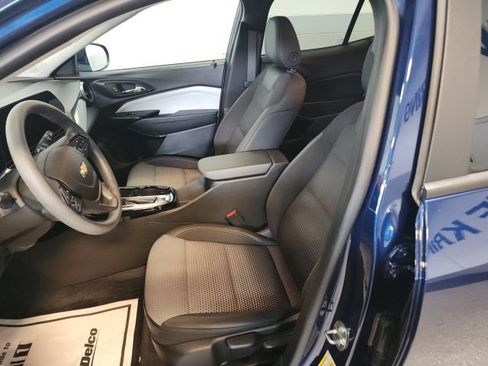 Used 2024 Chevrolet Trax LT FWD image 8