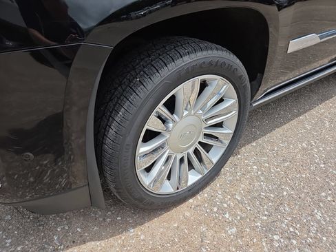 Used 2017 Cadillac Escalade Platinum AWD/4WD image 17