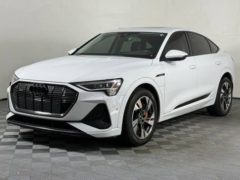 Used 2022 Audi e-tron Premium Plus w/ Premium Plus Package AWD/4WD image 2