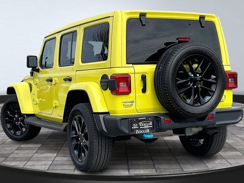 Used 2022 Jeep Wrangler Unlimited Sahara w/ Cold Weather Group image 11