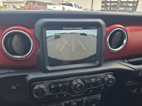 Used 2019 Jeep Wrangler Unlimited Rubicon AWD/4WD image 13