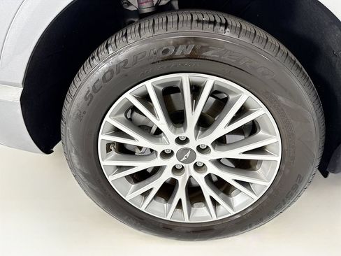 Used 2024 Genesis GV80 2.5T AWD/4WD image 32