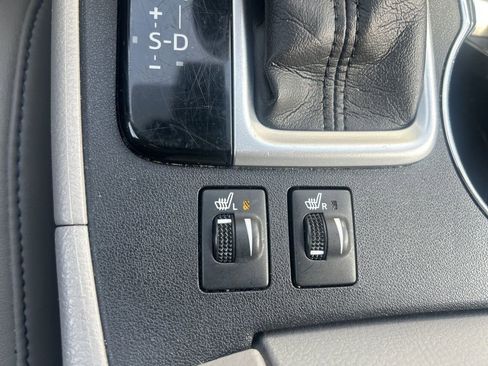 Used 2017 Toyota Highlander XLE image 28