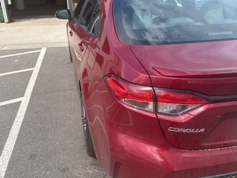 Used 2022 Toyota Corolla SE image 9