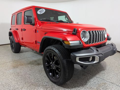 Used 2025 Jeep Wrangler Unlimited Sahara w/ Safety Group AWD/4WD image 1