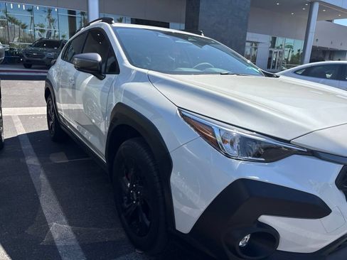 Used 2024 Subaru Crosstrek 2.0i Premium AWD/4WD image 2
